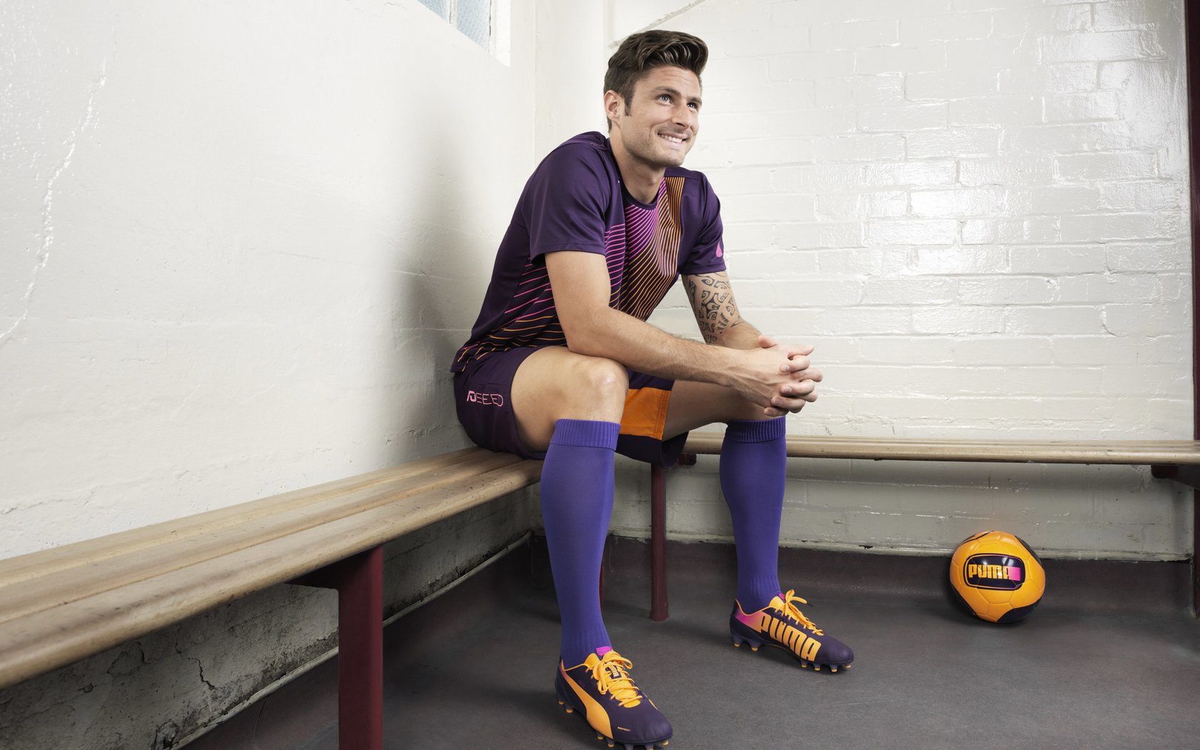 九游网游官网-AI智能分析辅助球队战术制定，战术多元化升级